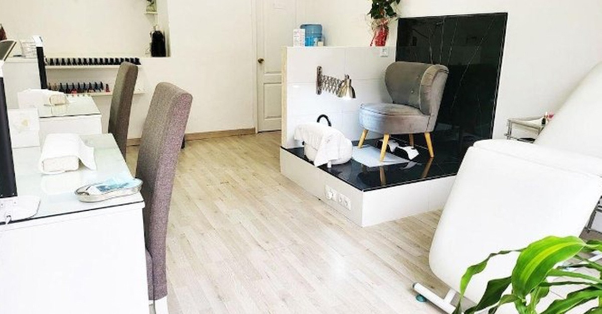 Sesión de manicura y pedicura con esmaltado en Madrid
