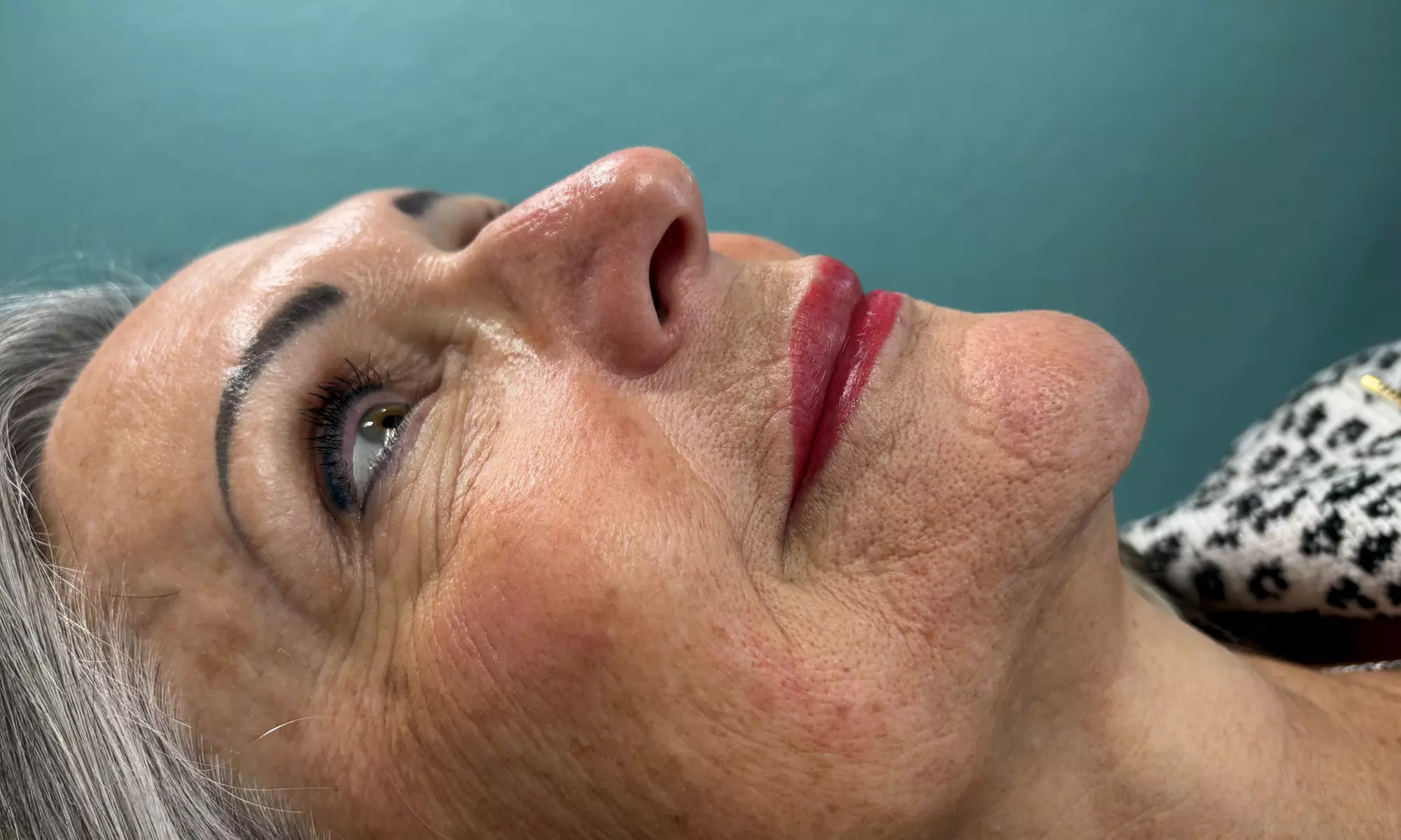 Enhance Your Look with Permanent Eyebrow or Tattoo Sessions