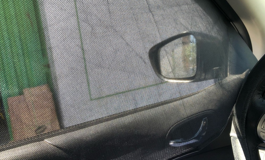 Image 7: Magnetic Car Window Sun Shade