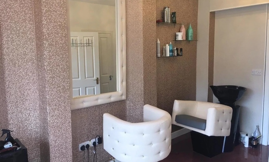 Image 3: HIFU Skin Tightening & Anti-Ageing Treatment at Diamond Beauty Clinic