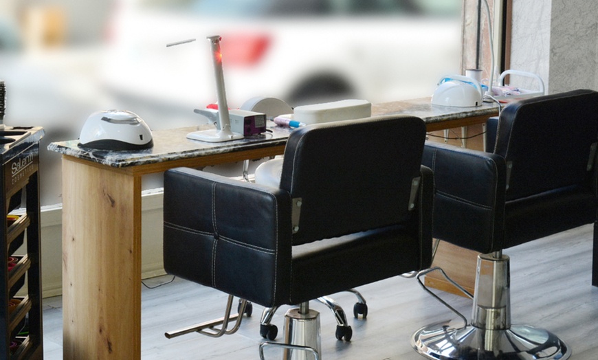 Image 3: Peluquería con lavado, masaje, peinado y opción a corte y color