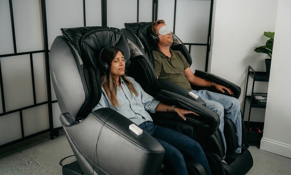 Betreed de oase van ontspanning: Full Body massagestoel in hartje Adam