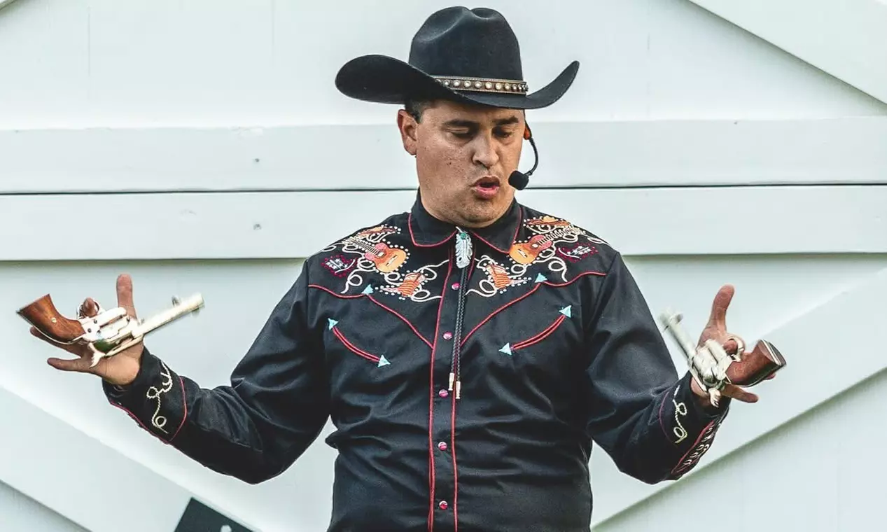 Chuckwagon Breakfast Show with Cowboy Specialty Acts & Country Tunes!