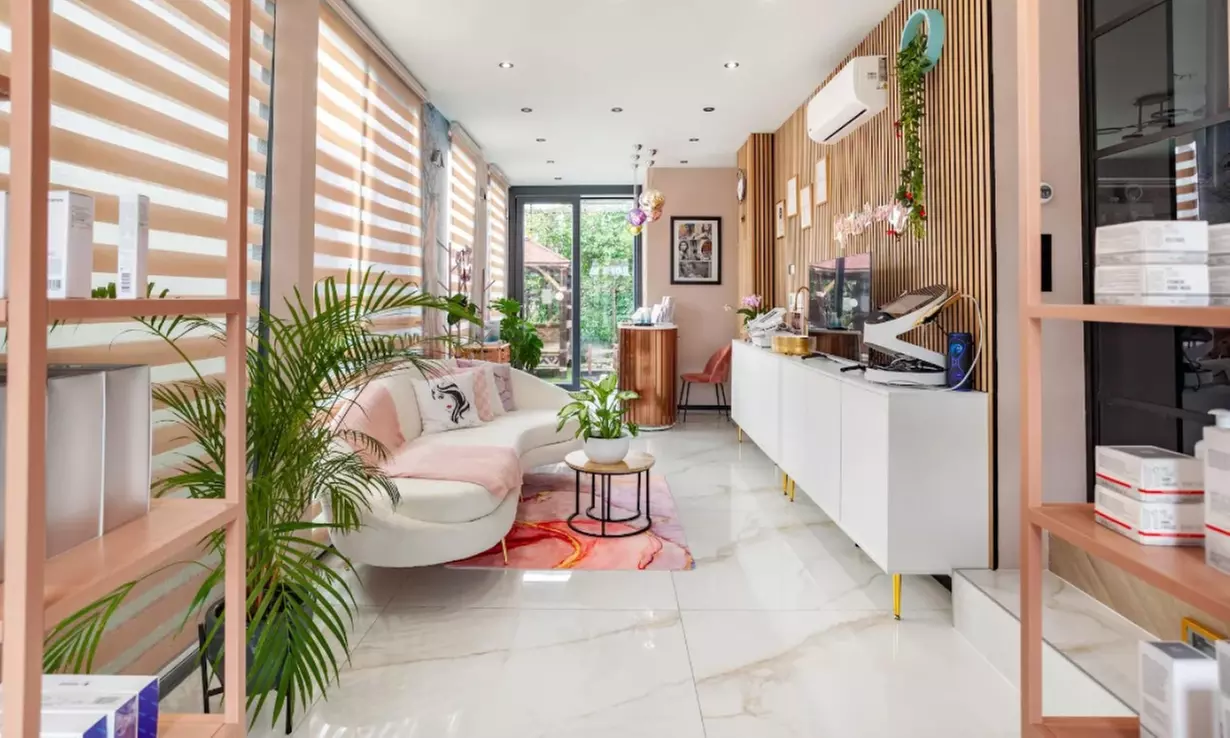 Luxe huidverbeterende behandeling naar keuze