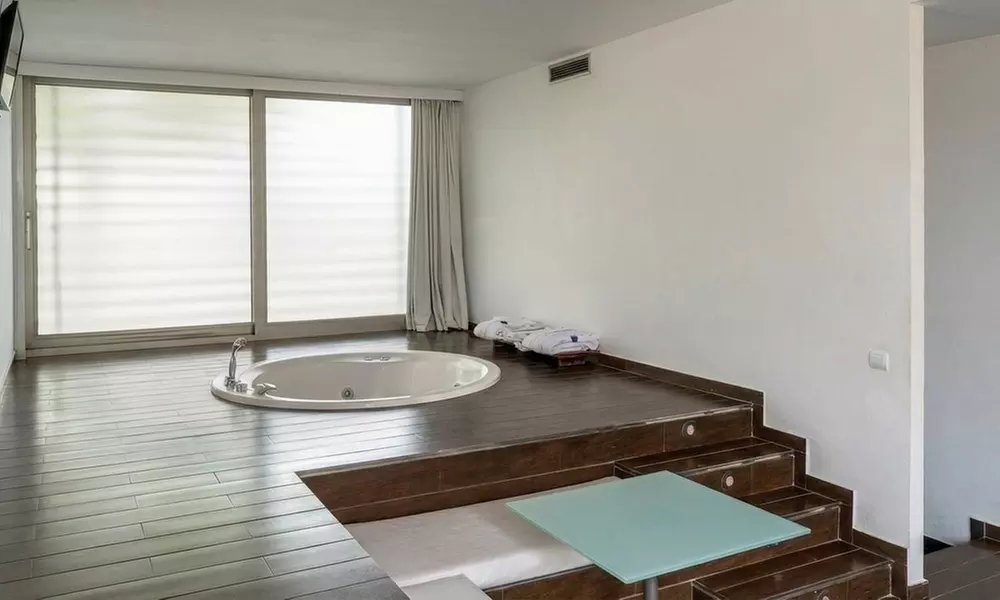 Castellón: suite junior o máster privada a elegir