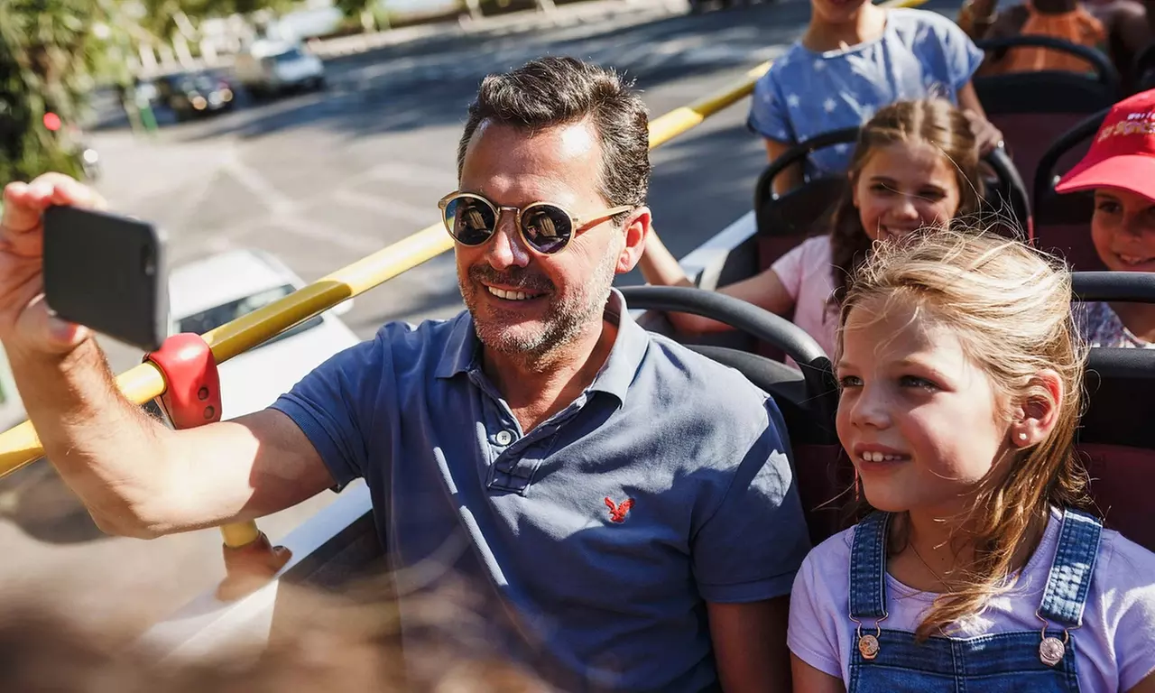 Ticket hop-on hop-off de 48 horas para bus turístico en Benalmádena