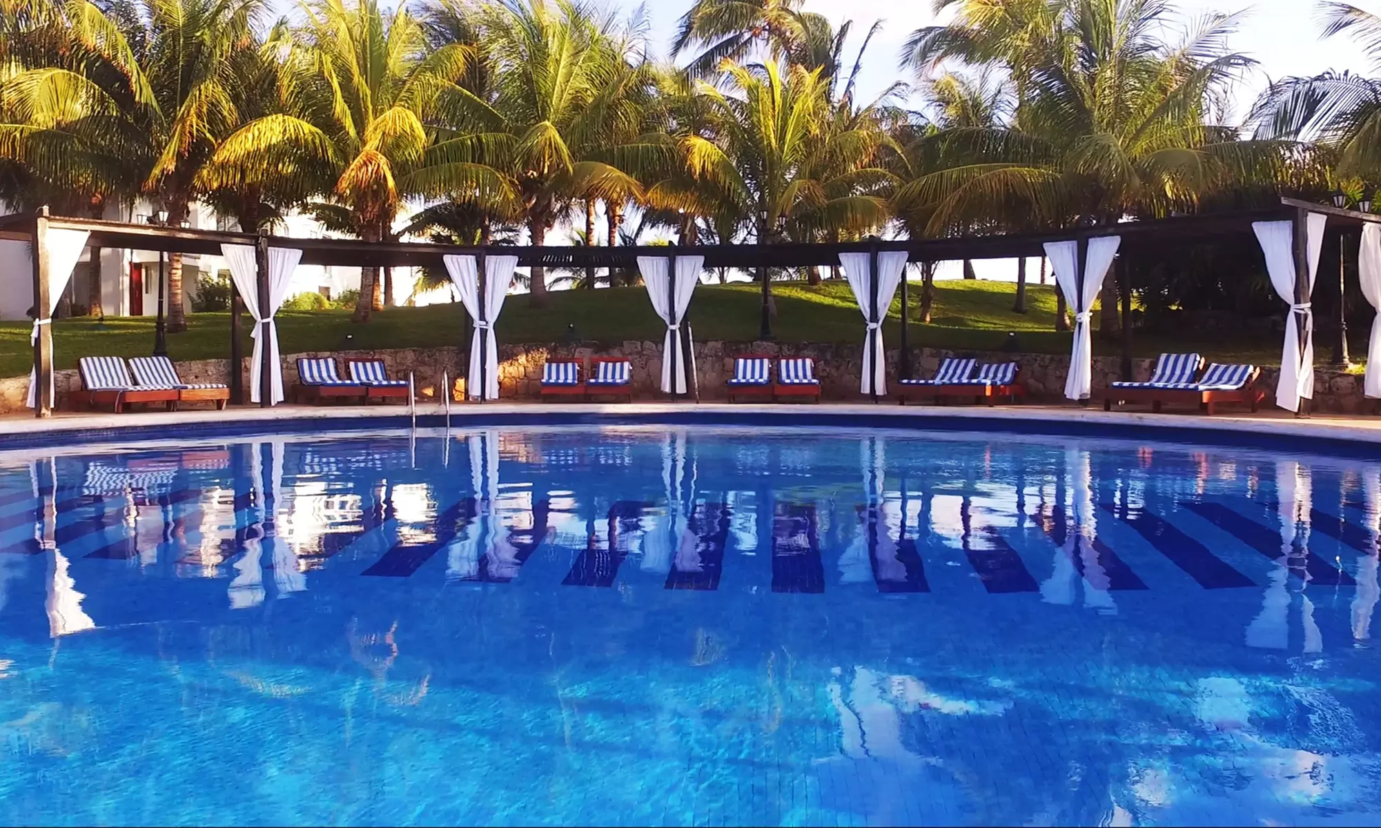 ✈ 4-Night All-Incl. Cancún Vacation with Air