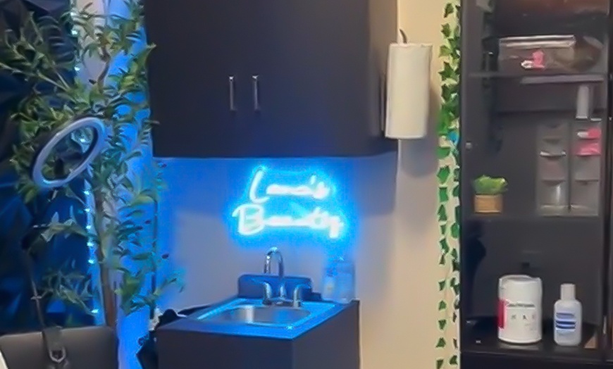 Image 11: 180-Min Classic, 210-Min Hybrid, or 180-Min Volume Lashes Extensions