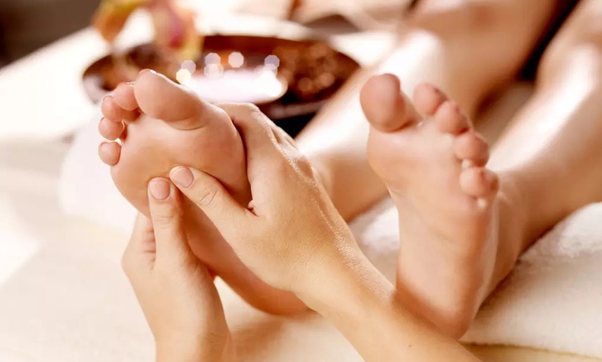 Image 4: 60-Min Foot Reflexology & Back Session w/ Foot Bath & Hot Stones