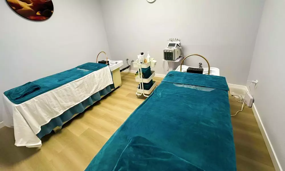 Head SPA + Aromatherapy Essential Oils: 40 or 60 Minutes