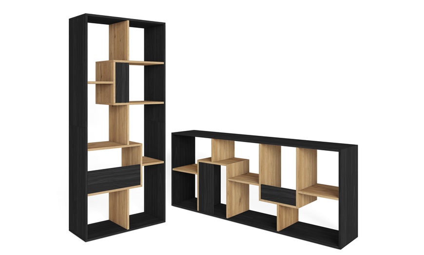 Image 23: Speels vormgegeven boekenkast