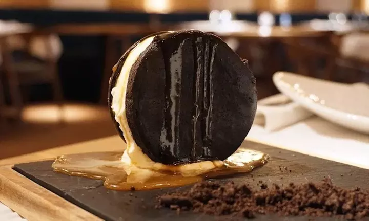 Menú especial prémium para 2 o 4 personas con botella de vino