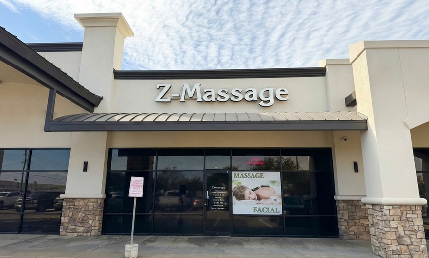 Image 2: 60 or 90-Min Massage of Choice for One / Couples; Single or 3-Sessions