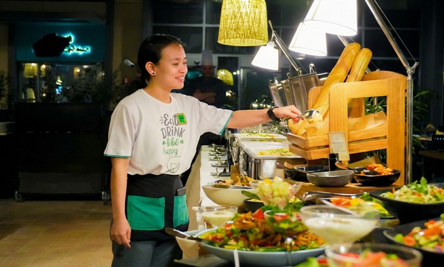 Image 2: Ramadan Iftar Buffet with Beverages for 1 Child or 1, 2, 4 or 6 Adults