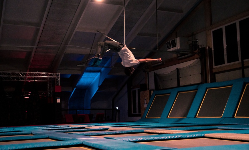 Image 4: 60 Minuten Trampolinspringen für 2 bis 6 Personen