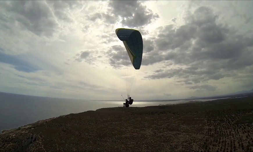 Image 5: Vuelo en parapente biplaza para 1 o 2 personas en Alicante