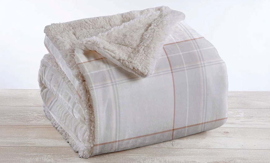 Image 22: Manta Sherpa suave y cálida
