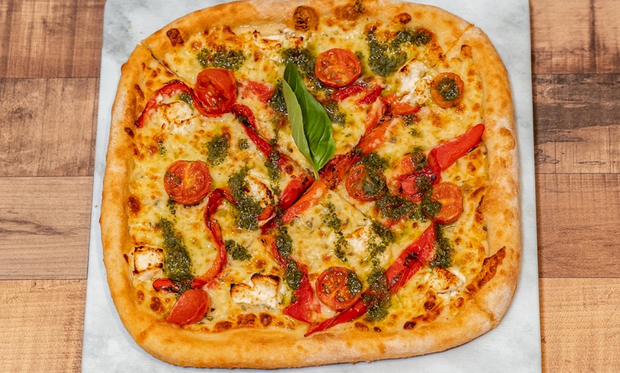 Image 2: 2 or 4 Pizzas or Pastas for 2 or 4 People Each