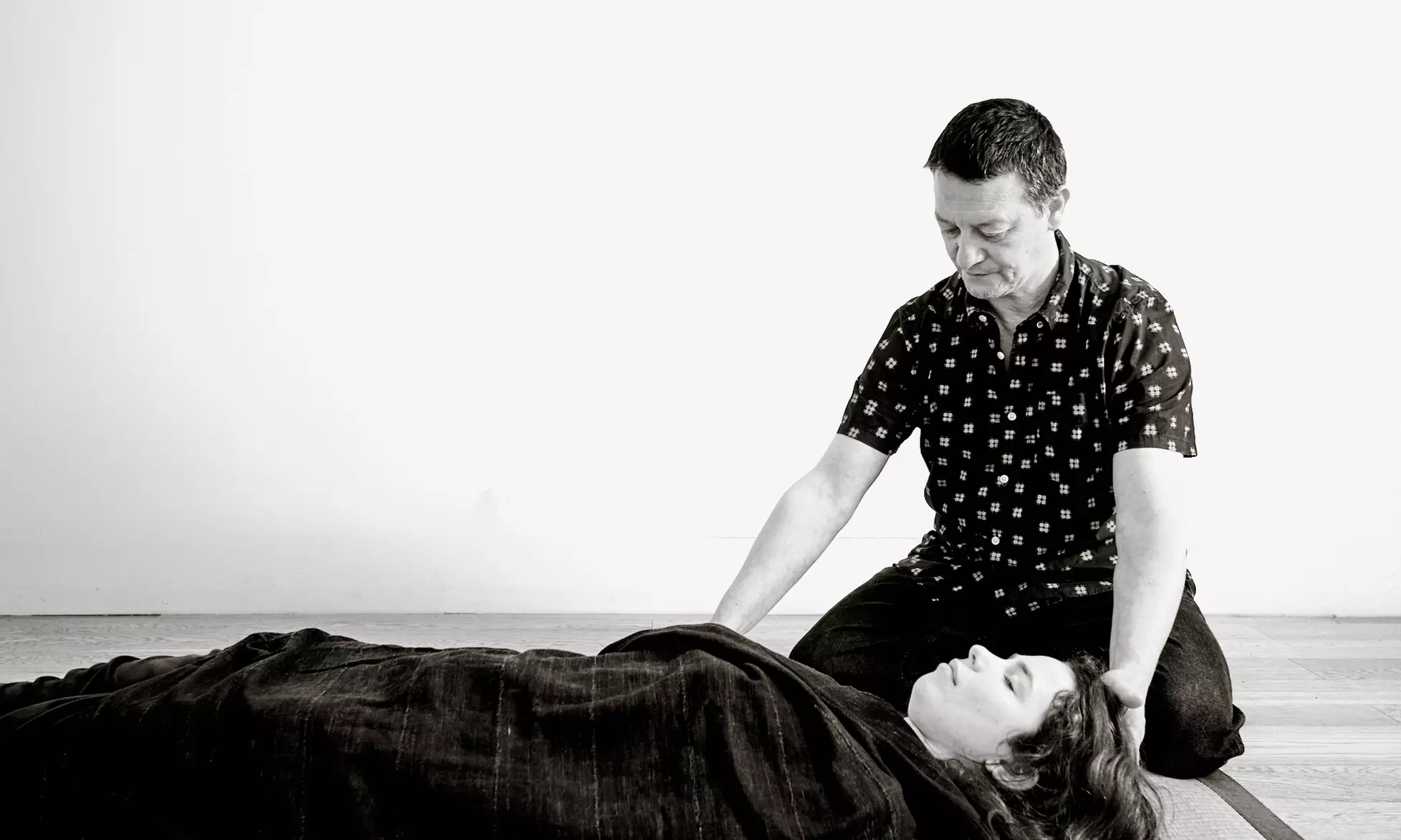 Séance de massage bien-être shiatsu avec Indigo Shiatsu Paris