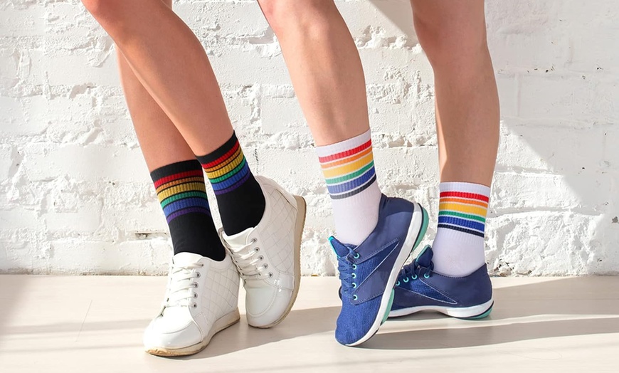 Image 1: 1x, 6x oder 12x Crew-Socken mit Regenbogenmuster