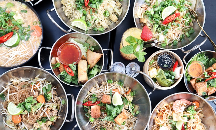 Image 1: The Noodle Bar Brussels : menu asiatique 2 services à Bruxelles
