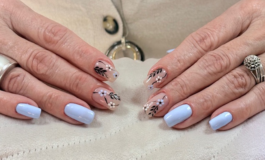 Image 9: Pose d’ongles en gel, gainage ou porcelaine chez Ô Beauty