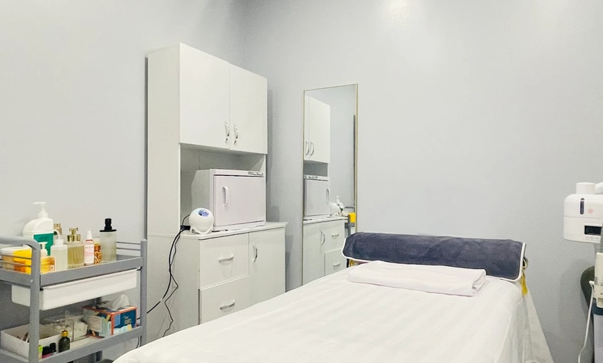 Image 2: Up to 38% Off on Deep Tissue Massage at Xcellent Skin Care