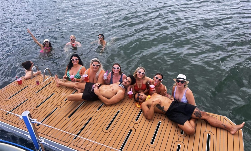 Image 4: 2.5 or 2-Hour Gold Coast Sunset Party Bar Cruise w/Optional Heated Spa