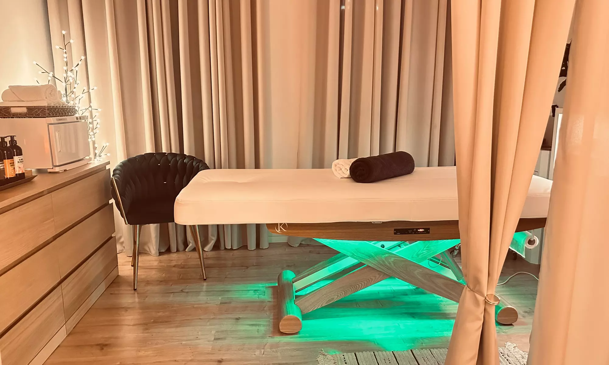 Masaż relaksacyjny z Reiki, bioenergoterapią i opcjonalna lampa LED