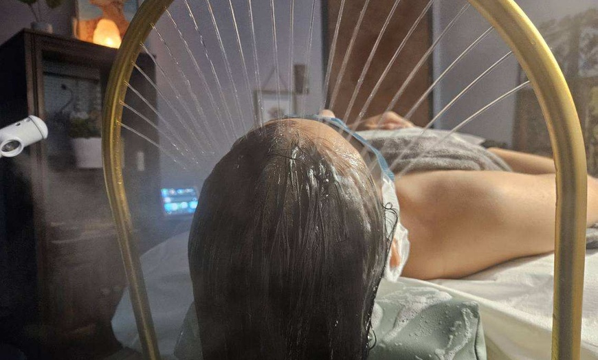 Image 2: Relaxing Head Spa: 45 or 60-Min with Scalp Massage & Steam