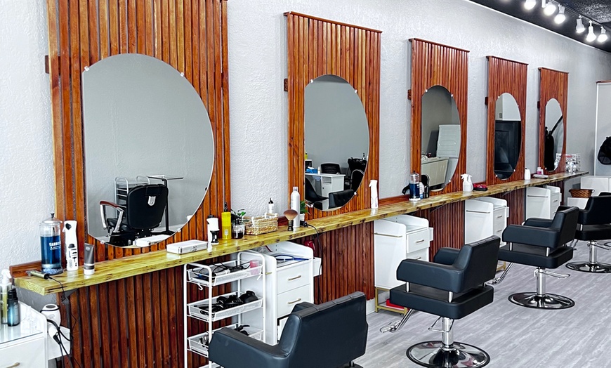 Image 2: Above-Shoulder, Shoulder-Length or Below-Shoulder Keratin Treatment