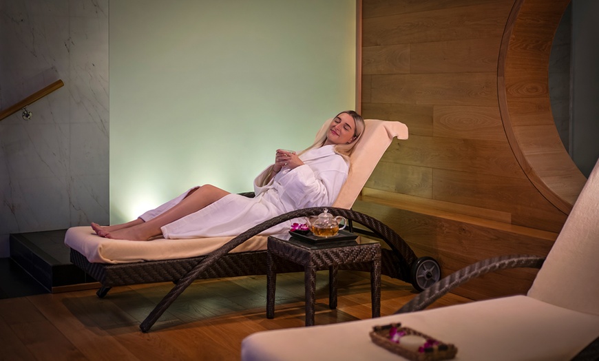 Image 3: 60-minute Anti-Cellulite Spa Treatment & More with Pool Access
