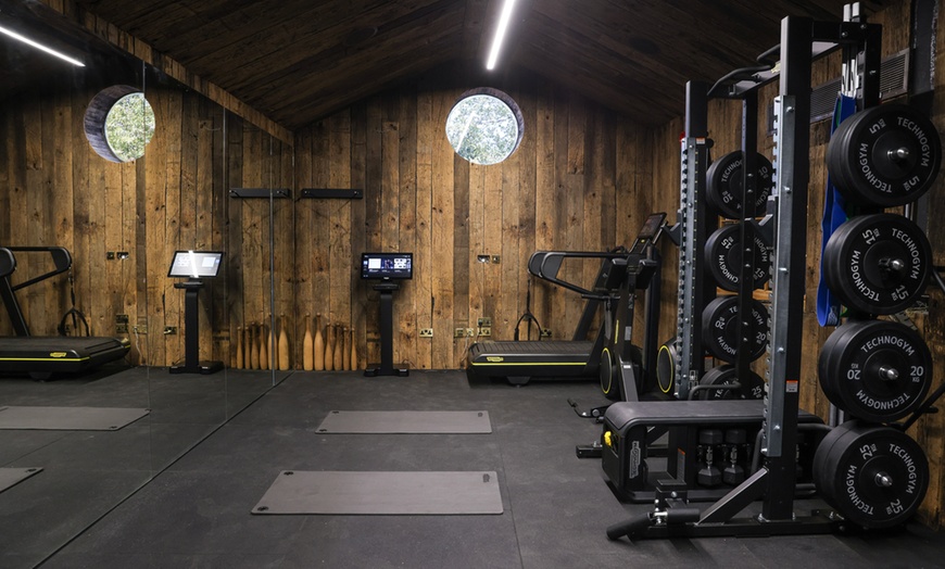 Image 24: 5* Decadent Hotel Break for Two with English or Thai Dining experience