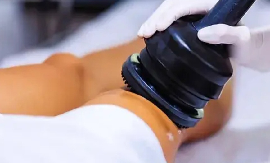 Image 2: Relax and Rejuvenate with a 60-Minute or 90-Minute G8 Massage at Uban Salon And Spa Studio (Up To 77% Off)