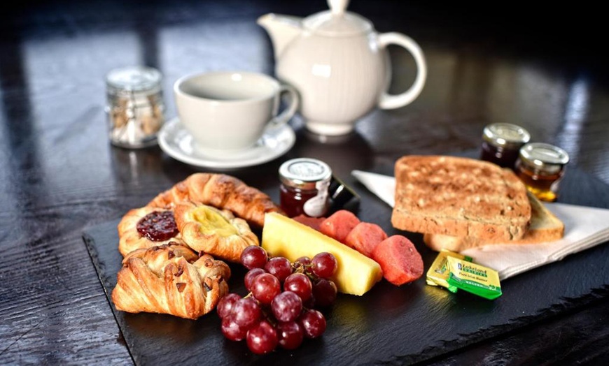 Image 13: Greater Manchester: 2 Nights with Breakfast, Dinner and Bottle of Wine