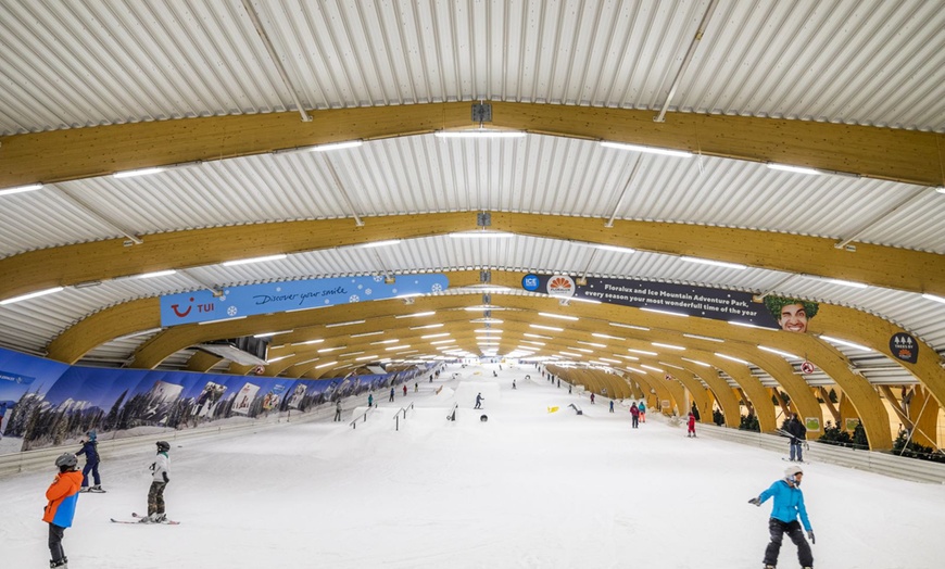Image 1: Glissez en intérieur : 2 heures de ski et snowboard sur vraie neige