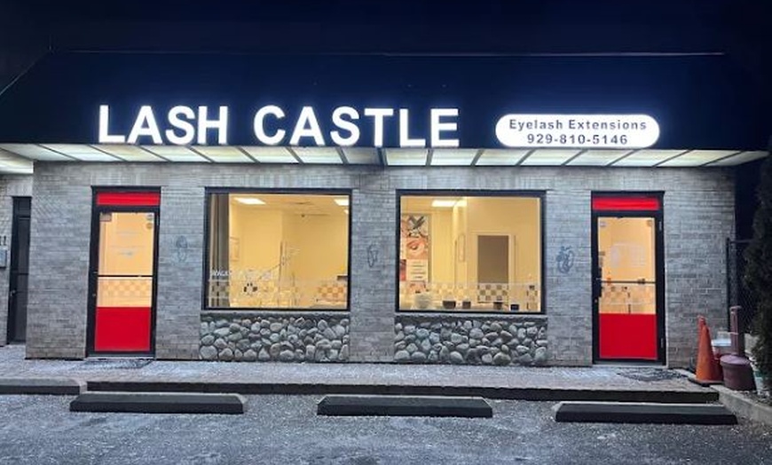 Image 5: 60/90 Swedish or Deep Tissue Massage & Essential Oil &Scalp Treatment