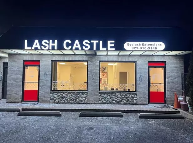 60/90 Swedish or Deep Tissue Massage & Essential Oil &Scalp Treatment