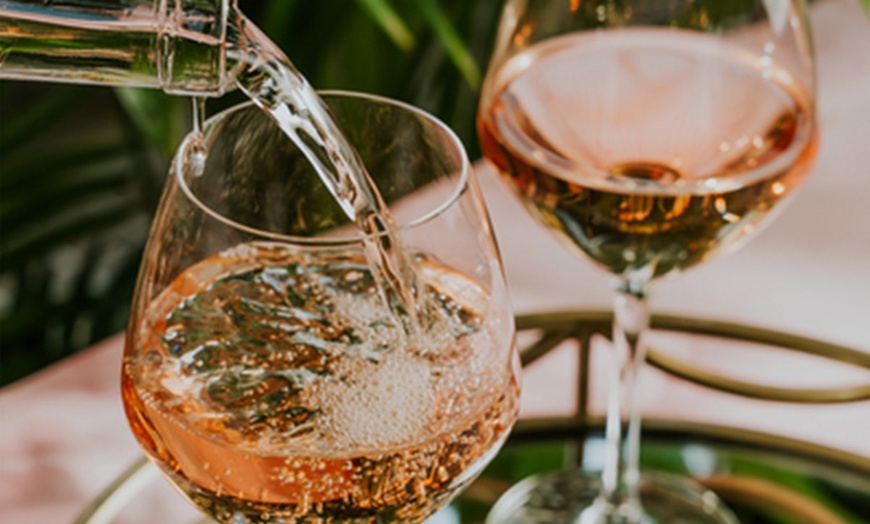 Image 4: Enjoy 2 Wine Flights with Grazing Board 