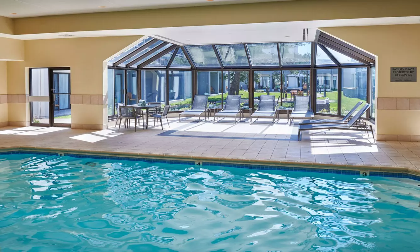 Relax in Comfort Just Minutes from Chicago's Famed Music Venue