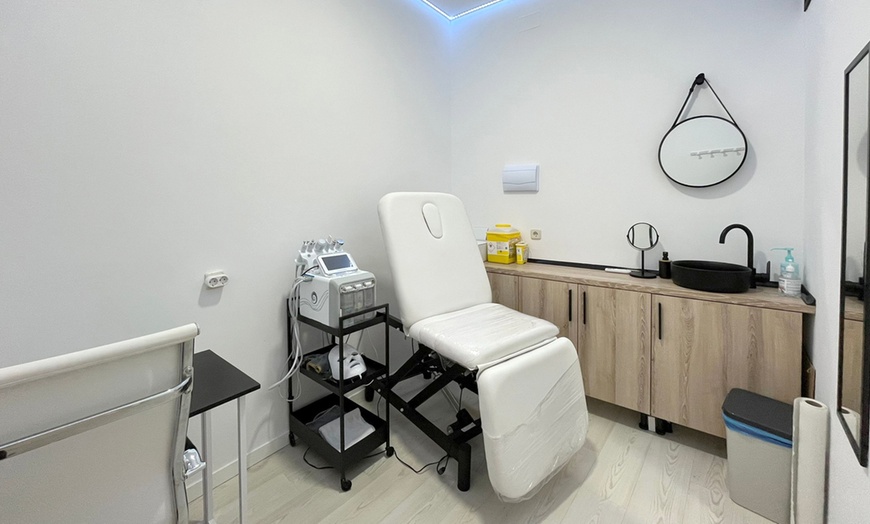 Image 5: Limpieza facial profunda con aparatología a elegir para 1 persona