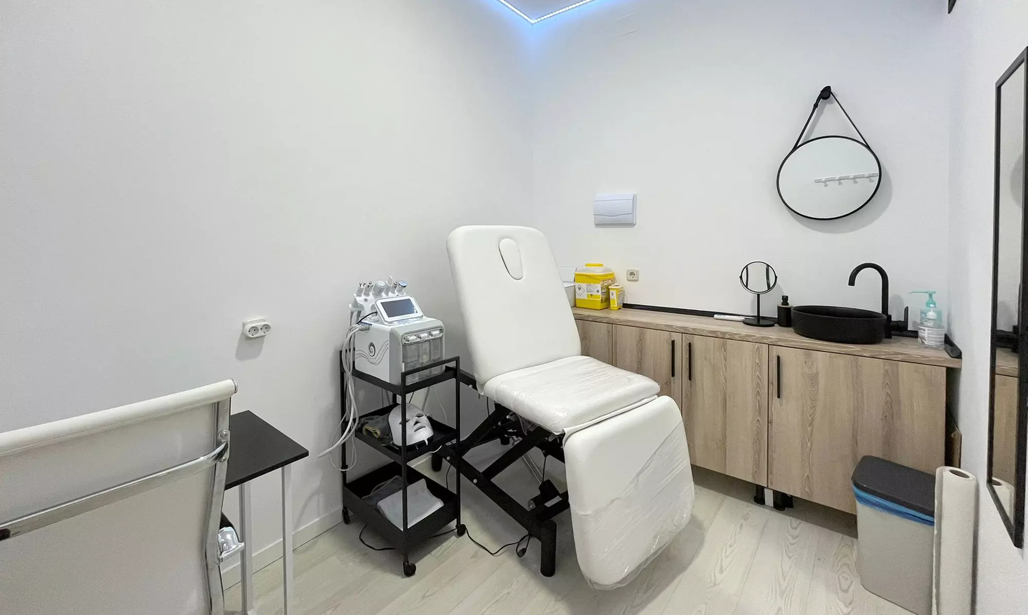 Limpieza facial profunda con aparatología a elegir para 1 persona