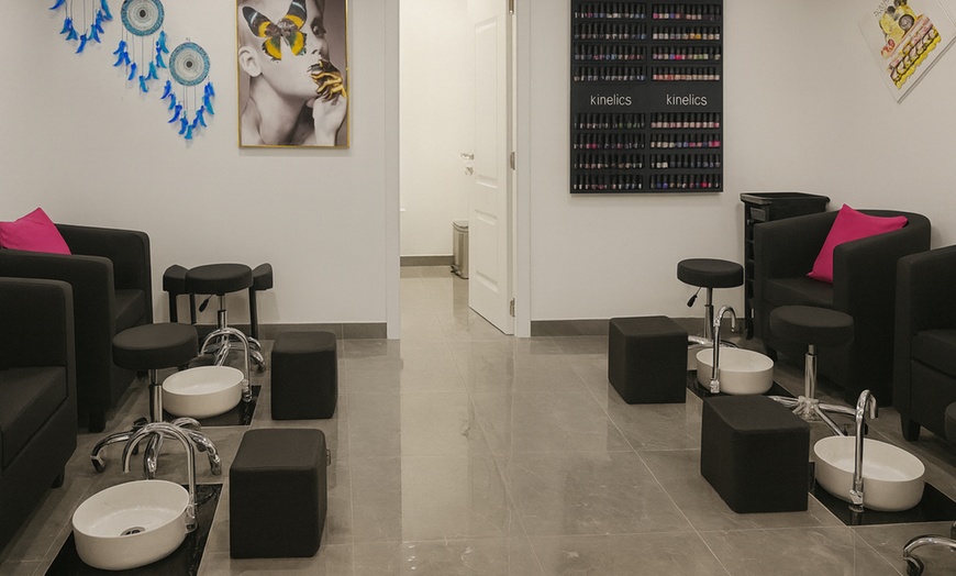 Image 5: Glow Revival: 45–75 Min Fruit, Brightening & Luxury Facials