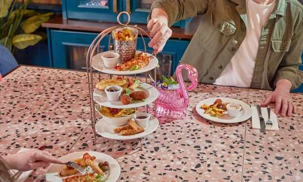 4x Tapas with Bottle of Wine or 2 Cocktails