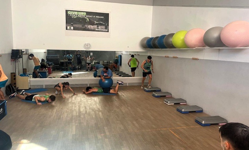 Image 5: 1, 3 o 6 meses de acceso completo al gimnasio 