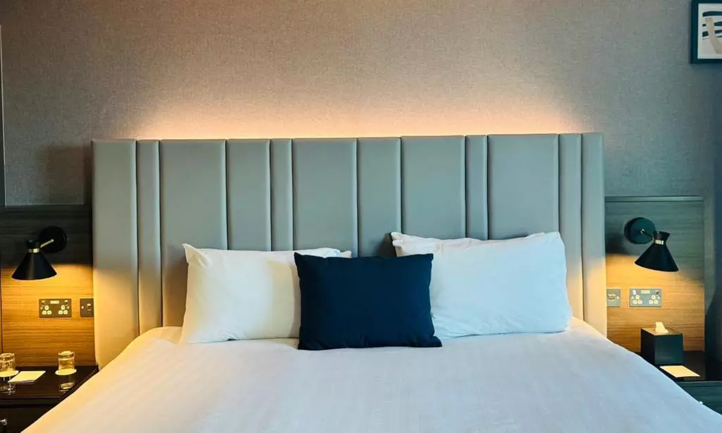 Kingston: One or Two Nights Stay