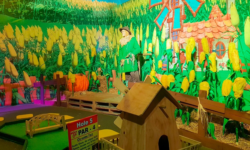 Image 3: Magical Party Package with Food for 4, 8 People or Parent–Child Duo
