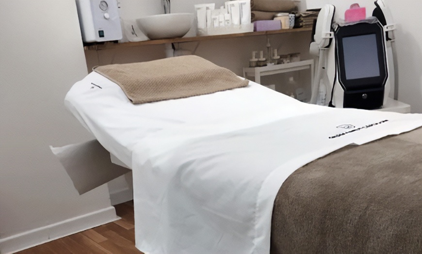 Image 2: Tratamiento facial de dermapen efecto rejuvenedor con vitaminas