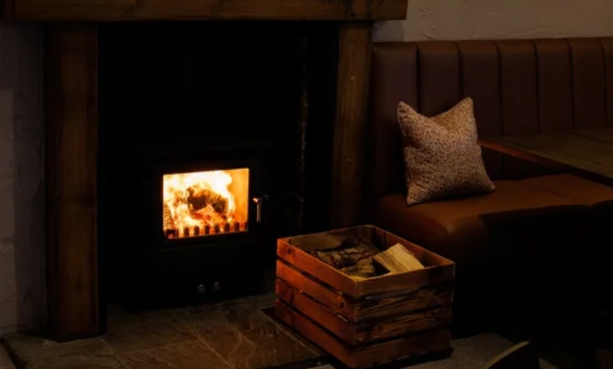 Image 7: Two or Three Course Meal w/ or w/o a Glass of Prosecco Each