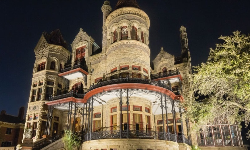 Image 6: 45-Minute Historic Galveston Island Bus Tour 
